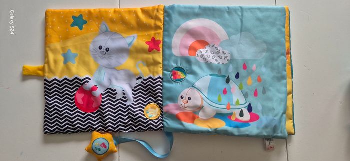 Lot livre interactif touch & play et le hochet shake shake Sophie la girafe - photo numéro 2