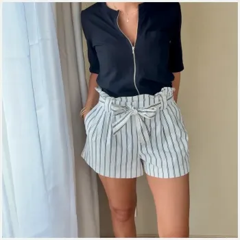 Short Rayé Zara blanc et noir XS très bon état