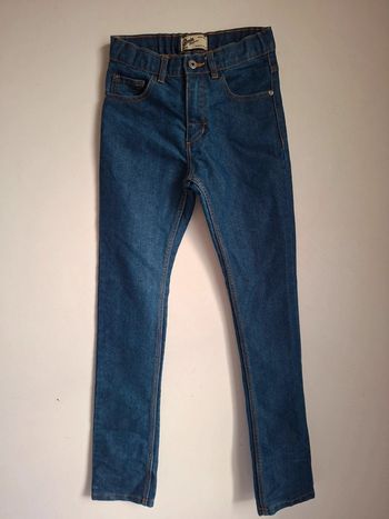 Jean slim bleu foncé - basique, incontournable, neuf, taille 13/14 ans mais taille très petit