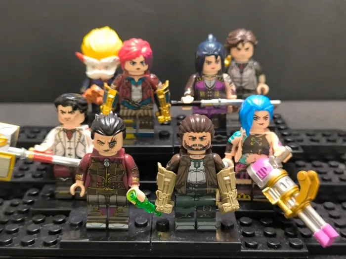 figurine type lego Arcane League of legends