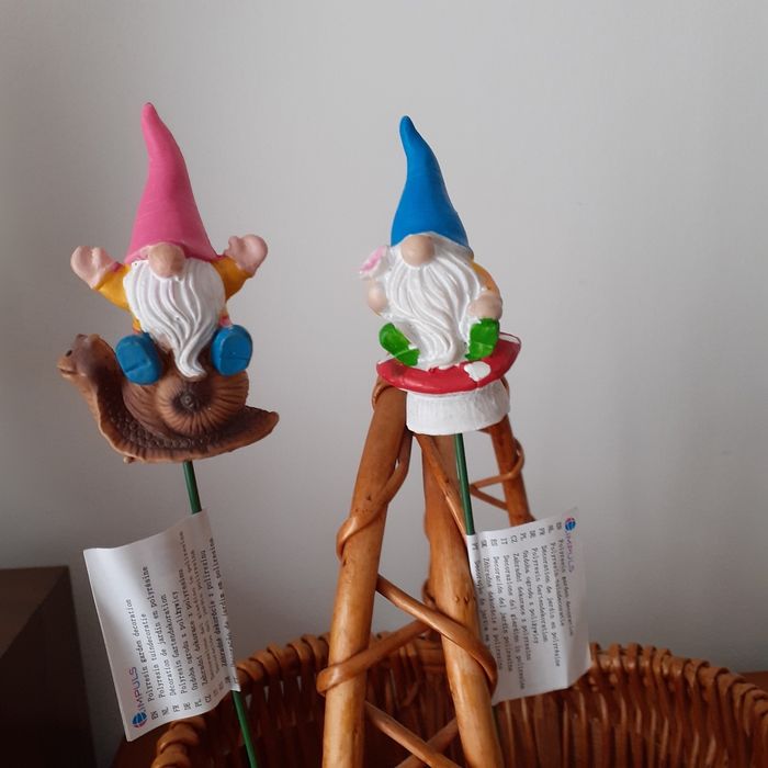 Neuf: 2 figurines Nain de jardin sur pic - photo numéro 10