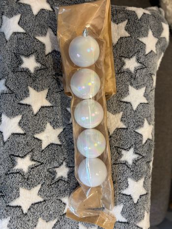 Lot de boules de Noël blanches nacré