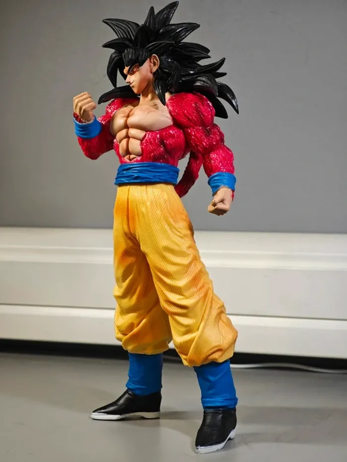 Figurine Dragon Ball GT : Goku SSJ4 30cm neuve sans boîte - photo numéro 3