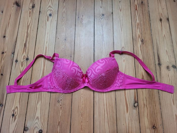 Soutien-gorge armatures fuchsia à coques - Caralino - 95C