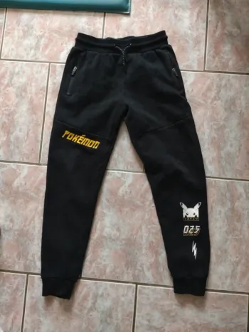 Pantalon de jogging Primark pokémon taille 10/11 ans
