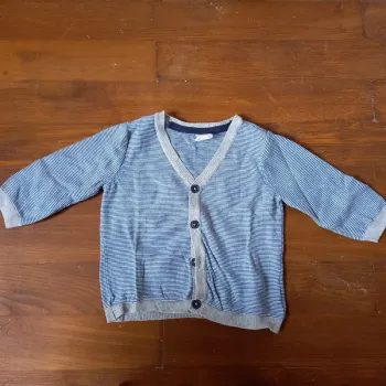 Gilet rayé bleu et blanc