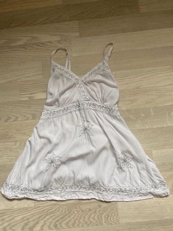 Haut blanc broderie