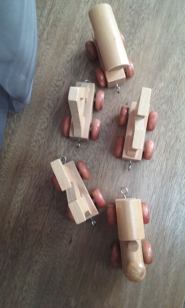 Petit train en bois - photo numéro 4