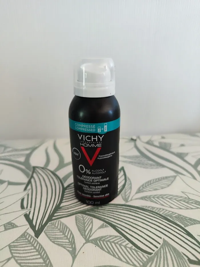 Vichy homme 0% déodorant tolerance optimale 100ml valeur 10€  à utiliser 12 mois après ouverture