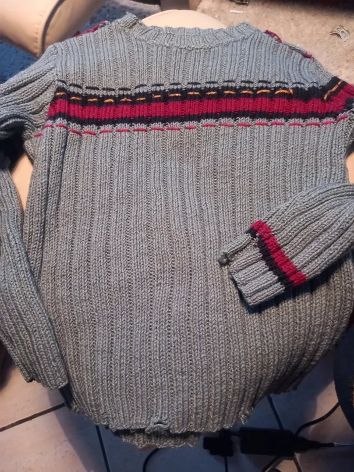 Pull gris 8-10 ans en vraie laine tricoté main