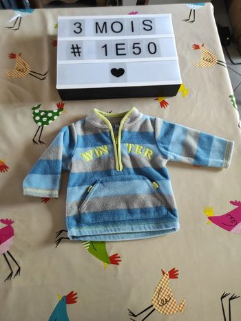 Pull polaire 3 mois