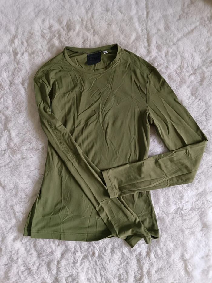 Haut vert olive Versace Jeans Couture taille S