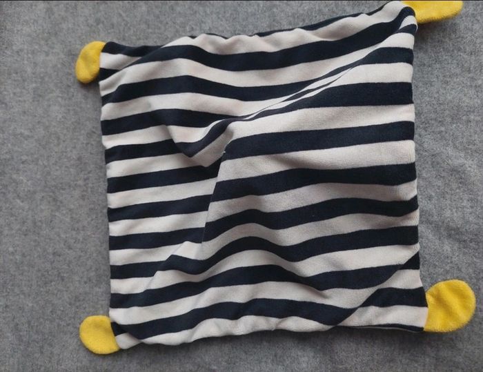Ikea - doudou zèbre - photo numéro 3