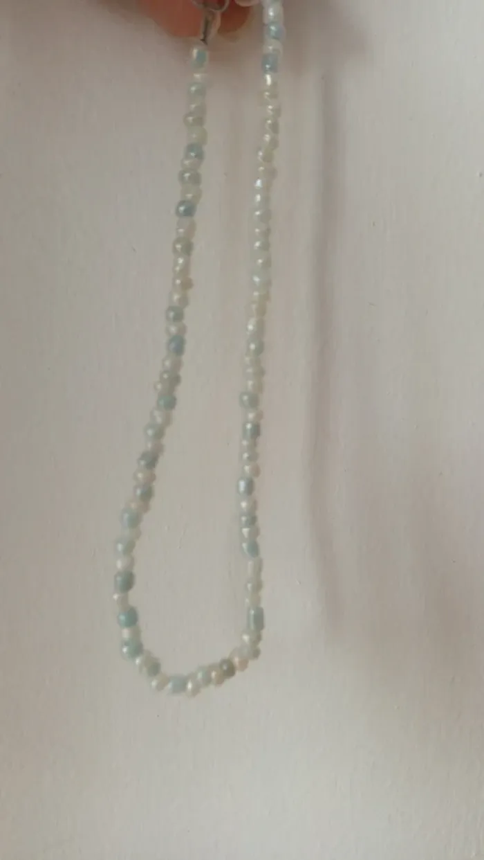 Ras de cou en perles blanches 🔄 - photo numéro 4