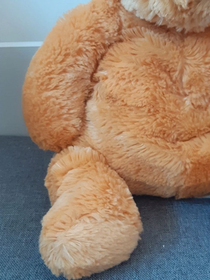 Peluche / doudou Disney Store Winnie L'ourson - photo numéro 3