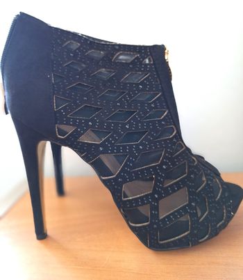 NEUVES ! CHAUSSURES NOIRES STRASS TALONS-POINT.39 - ABLOOM