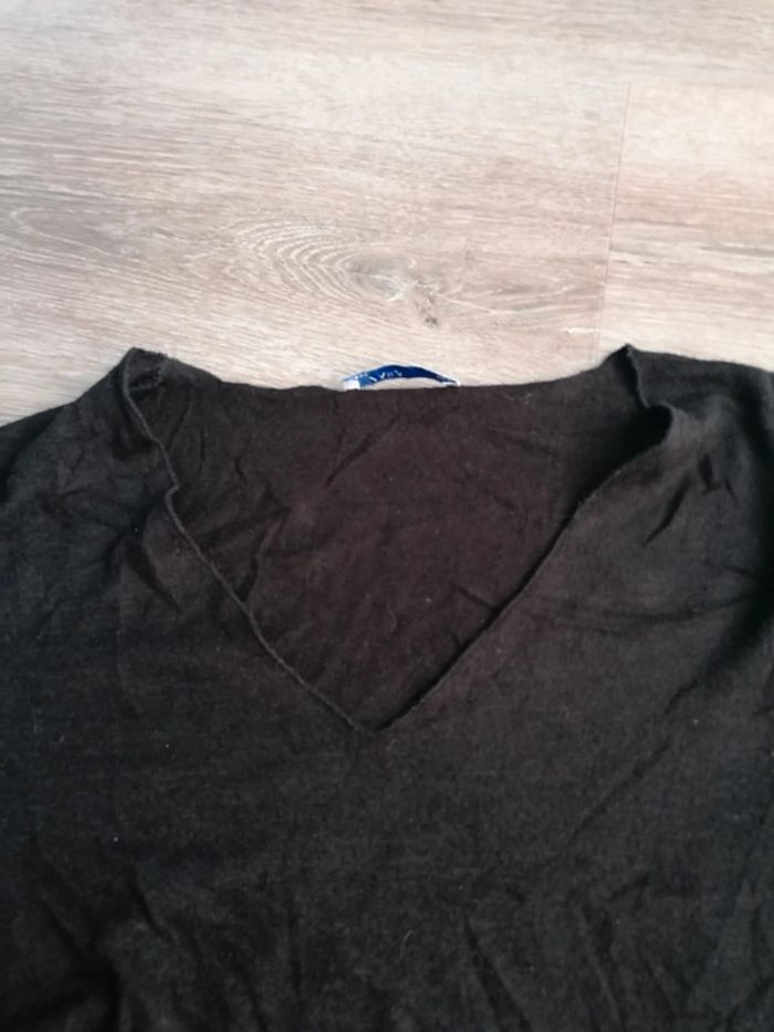 Pull noir col V - photo numéro 2