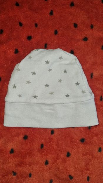 Bonnet naissance mixte en bon état