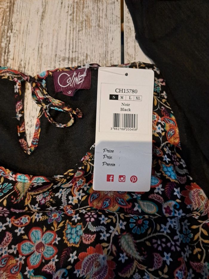 Haut fluide a fleurs style dentelle - photo numéro 4