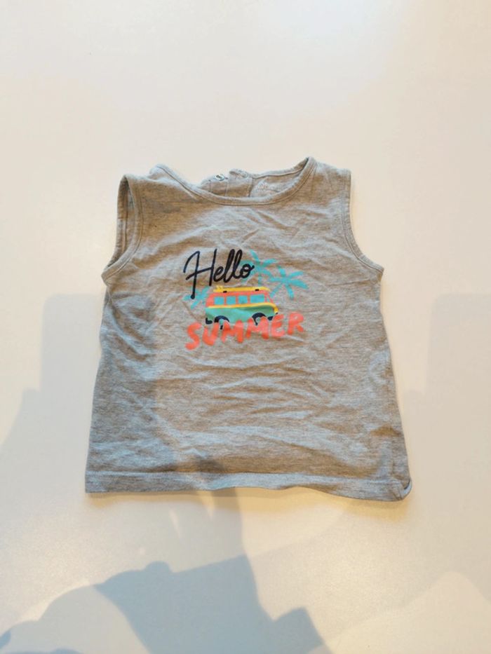 T-shirt sans manche 18mois