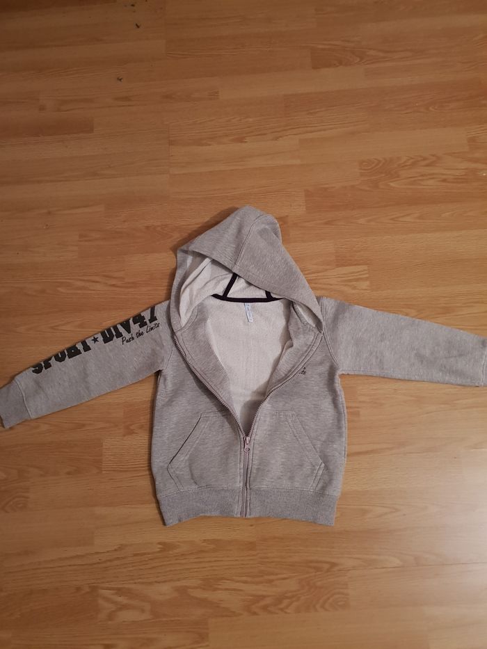 Veste zippée avec capuche sport Gémo 6 ans - photo numéro 2