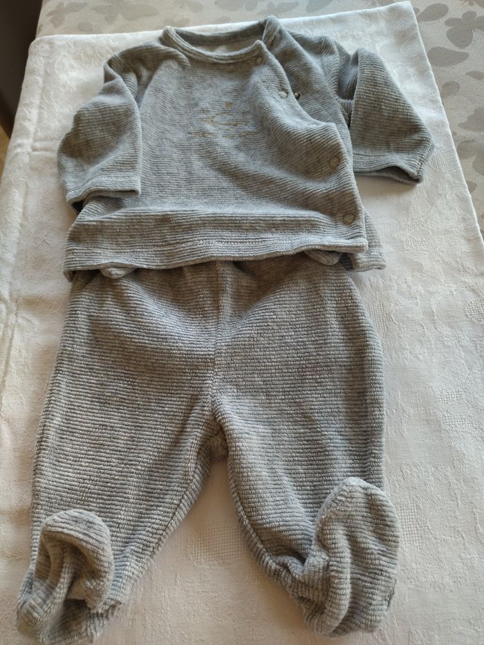 Lot de vêtements bébé 1 mois - photo numéro 4