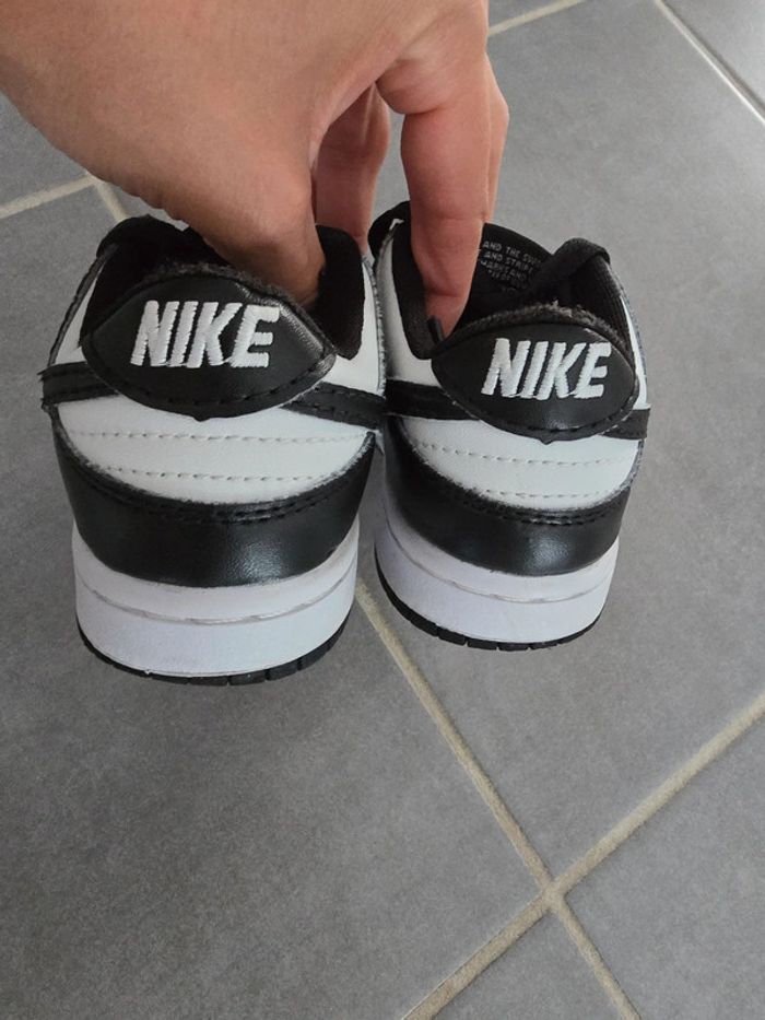 Basket Dunk noir et blanche - photo numéro 5