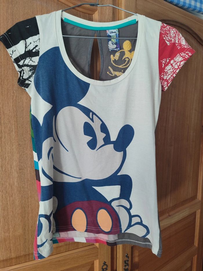 Tee shirt