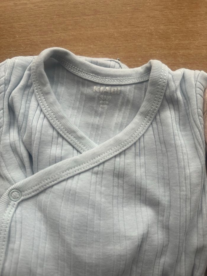 Bodies 3 mois en très bon état - photo numéro 4