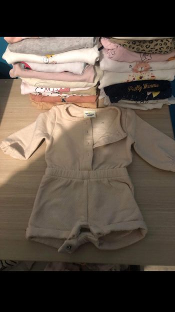 Vêtement bébé fille 5€ le tout