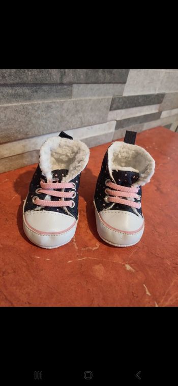 Chaussures bébé taille 0 / 3 mois