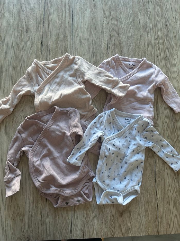 Lot vêtements fille 1 mois - photo numéro 10