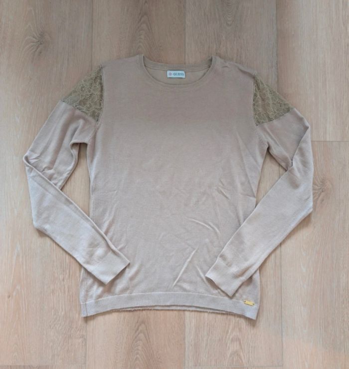 Blouse/t-shirt beige GUESS à manches longues avec dentelle aux épaules - Taille M