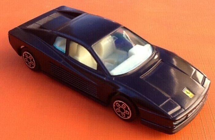Voiture miniature Ferrari Testarossa