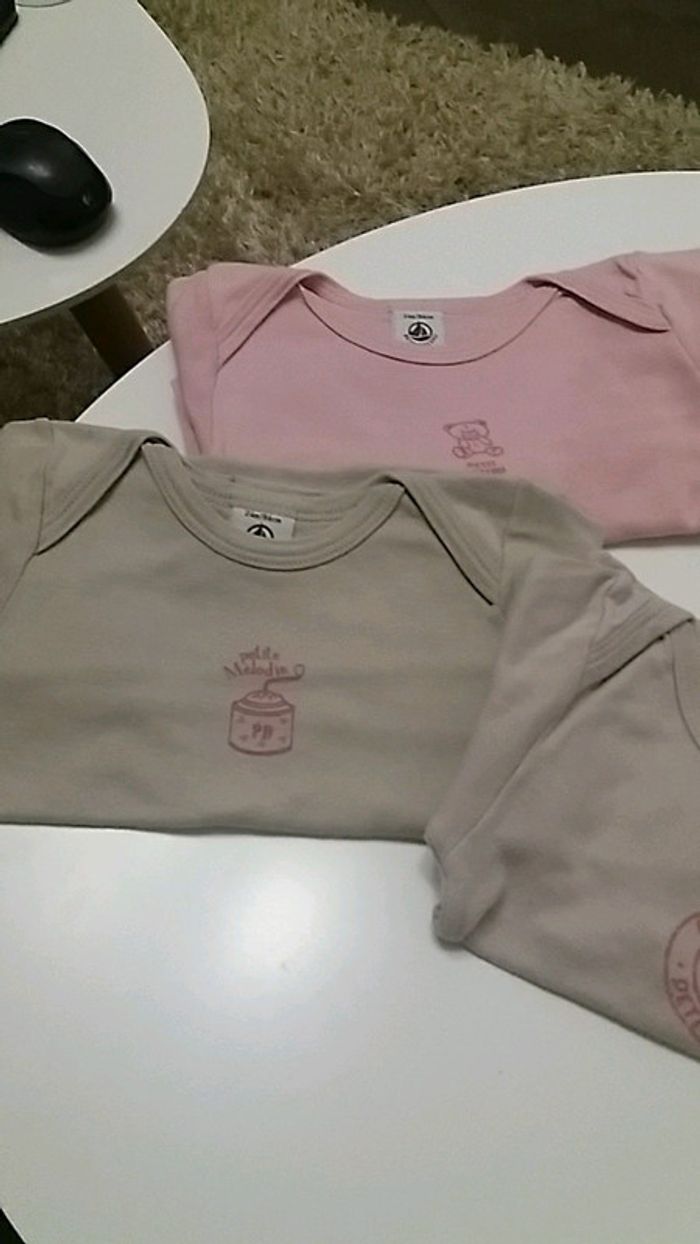 Lot bodys Petit Bateau 24 mois - photo numéro 2