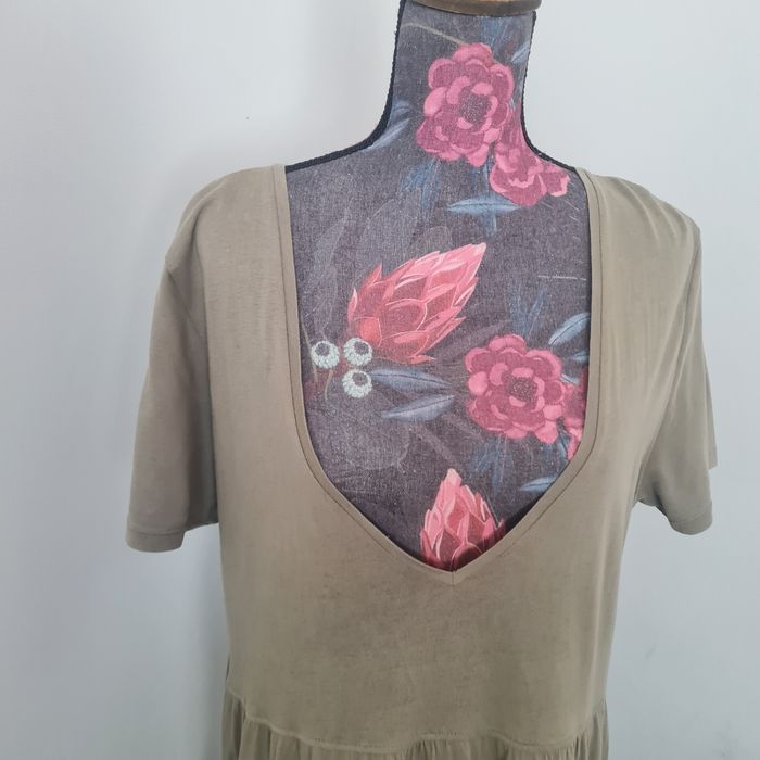 Jolie robe zara kaki - photo numéro 2