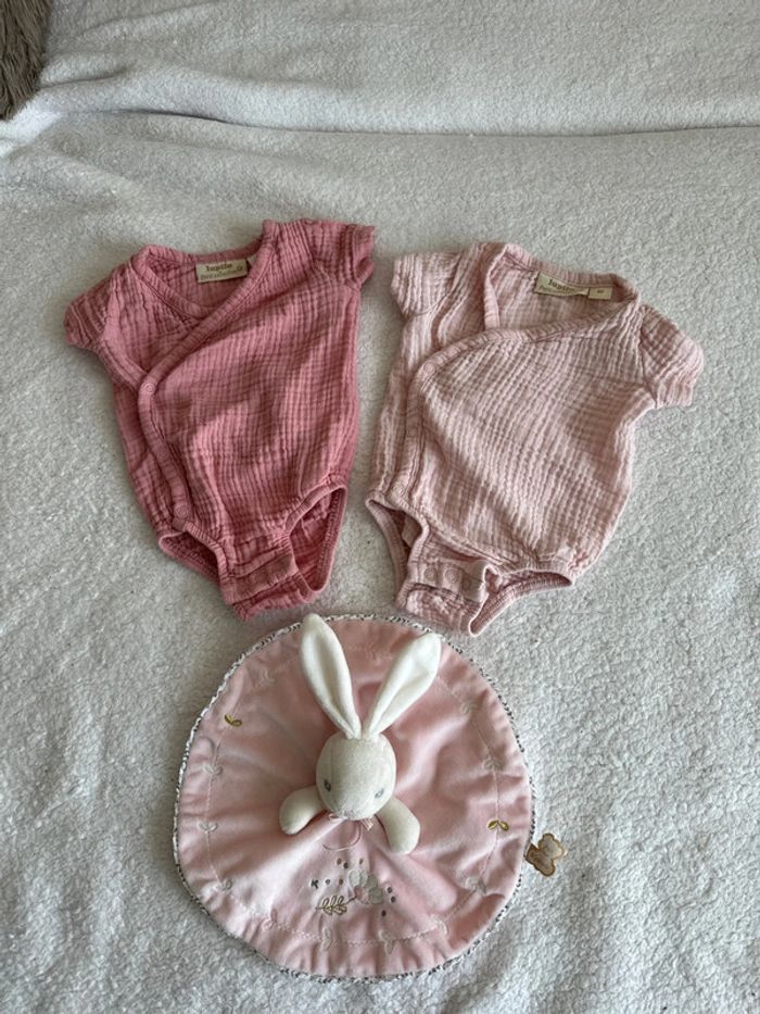 Lot de deux bodies roses 62 cm