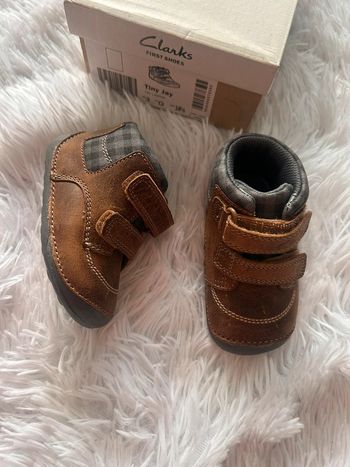 Chaussures Clarks p18,5 comme neuves