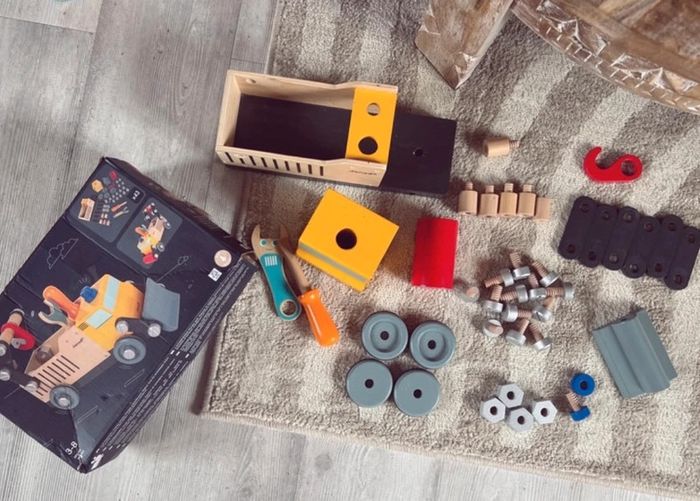 Grand camion de chantier à construire janod