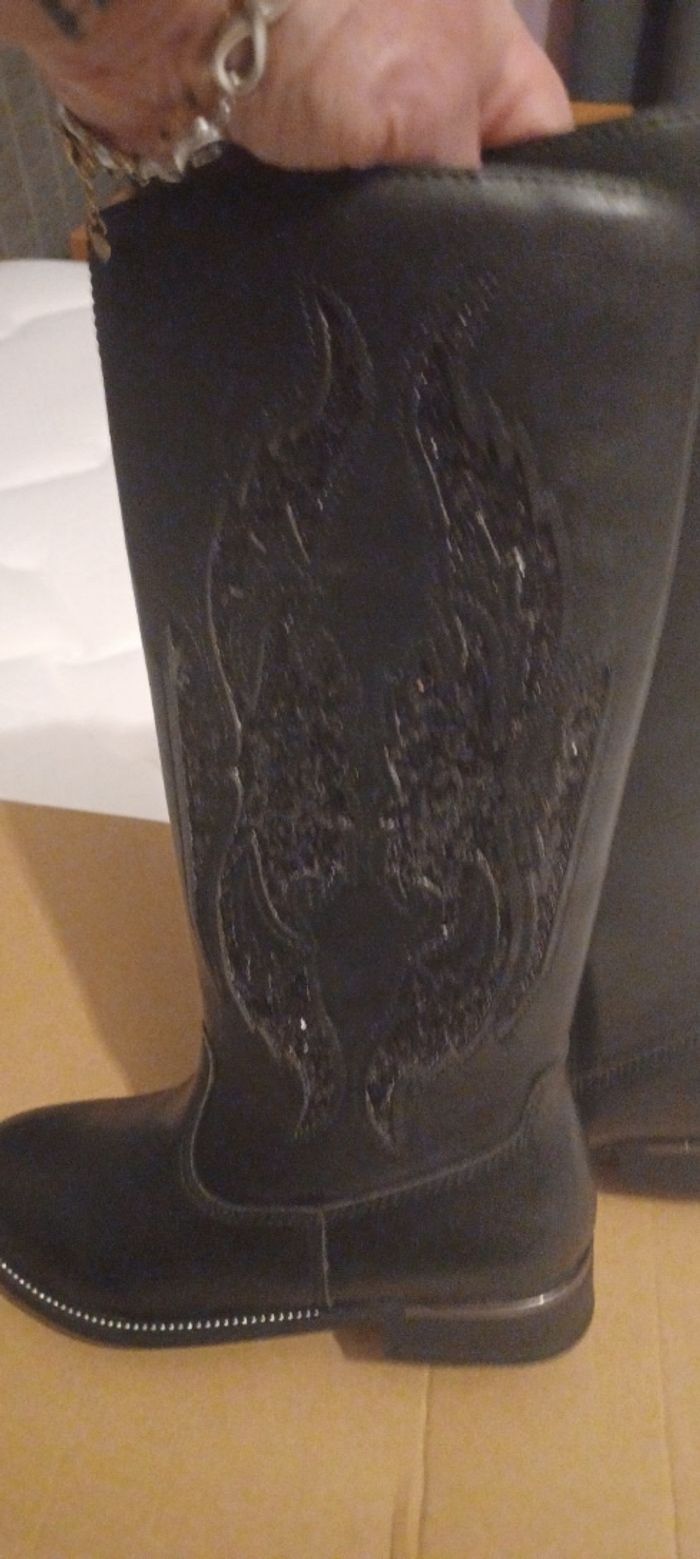 Très jolie paire de bottes fille Pointure 31 - photo numéro 6