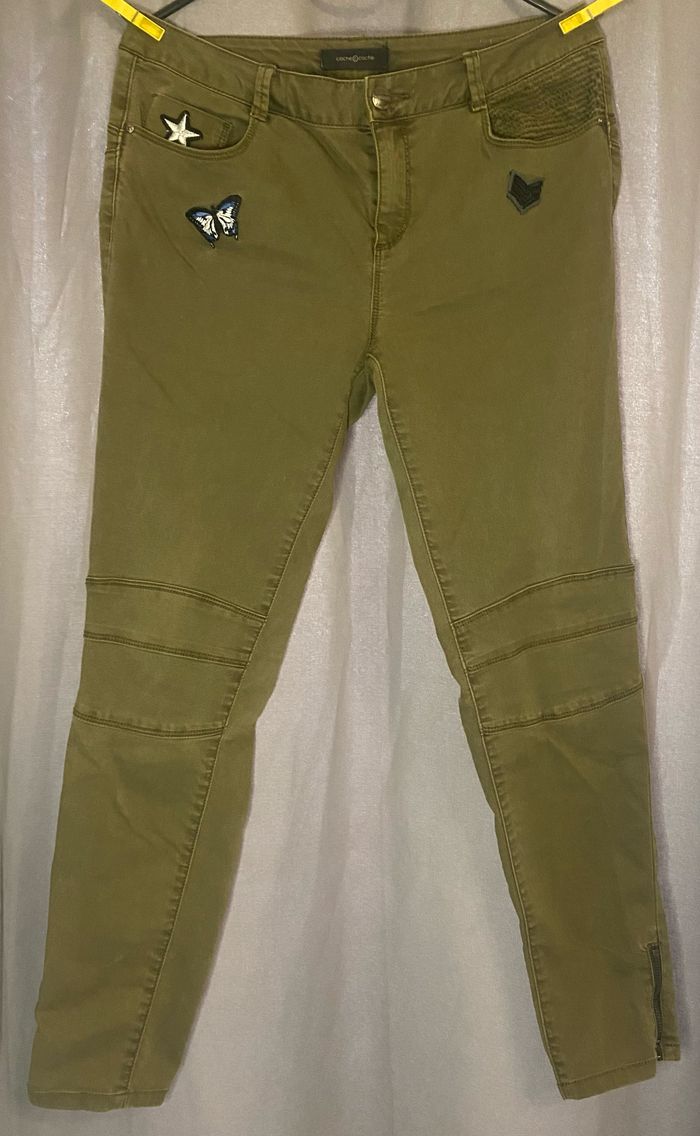 Pantalon vert kaki »Cache-Cache »à motifs