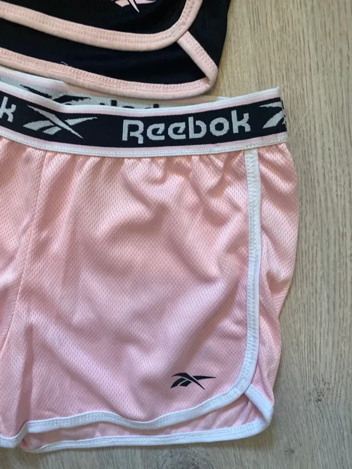 Lot de 2 shorts Reebok 11 12 ans Neufs - photo numéro 3