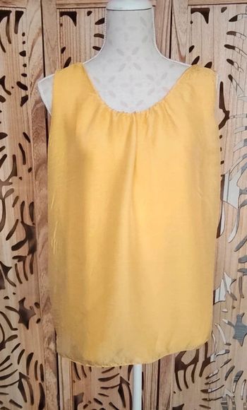 Blouse en soie jaune sans manches Esvivid