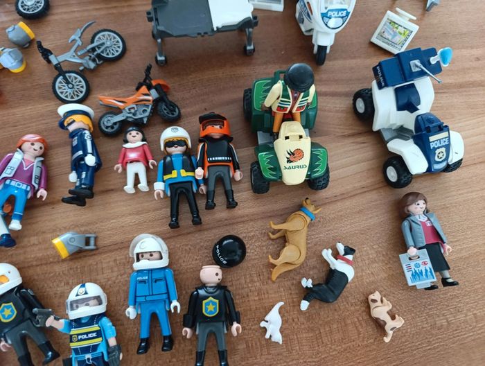 Lot Playmobil Policiers - photo numéro 3