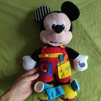 Peluche Mickey avec activités