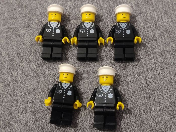 5 Figurines Lego policier vintage - excellent état - authentique