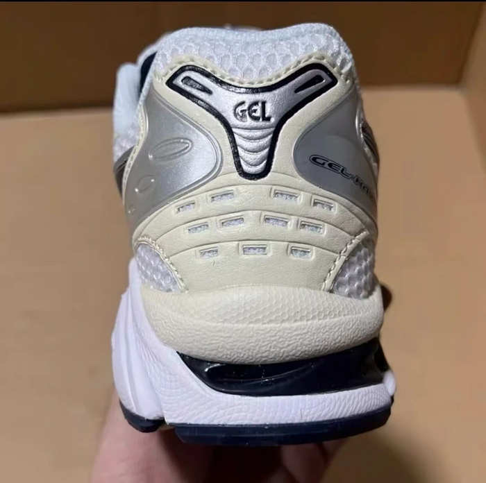 Asics Gel-Kayano 14 Blanc Argent Noir 43.5 - photo numéro 6