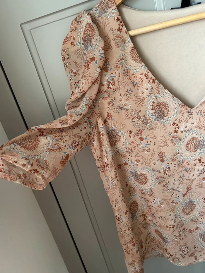 T-shirt blouse fleuri rose - photo numéro 2