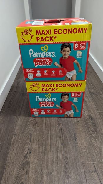 Lot de 2 cartons Pampers pants taille 8
