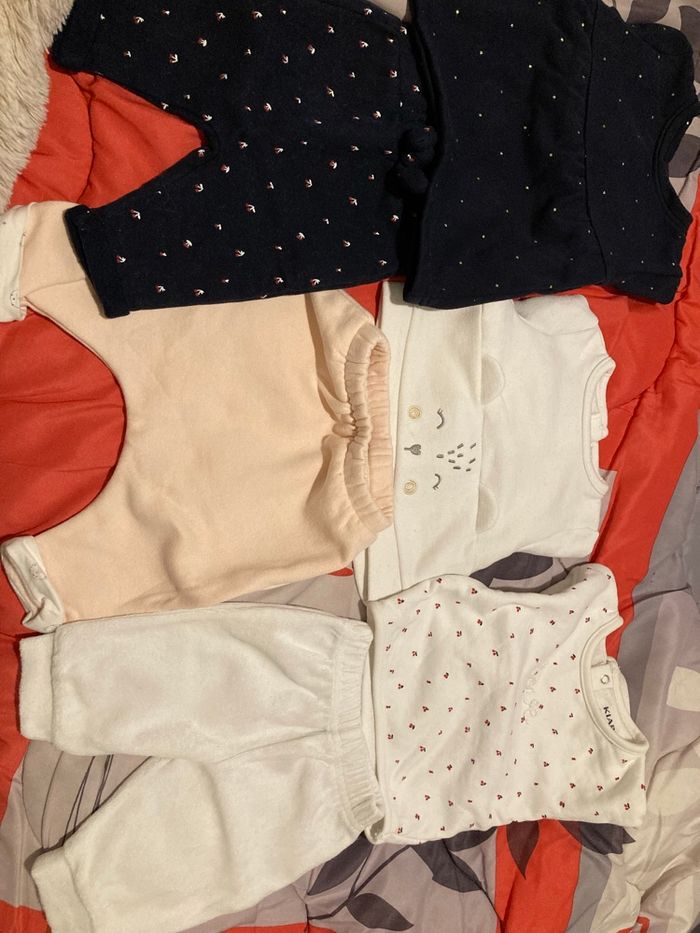 Lot vêtements fille 1 mois